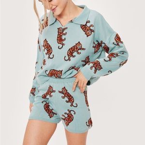 NWOT Nasty Gal Tiger Knitted Collar Sweater And Shorts Lounge Set size large